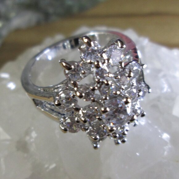 Starlike Cubic Zirconia Cocktail Ring - Picture 1 of 9
